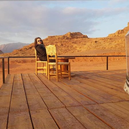 Appartamento Sun Luxury Camp &Tour Wadi Rum Esterno foto