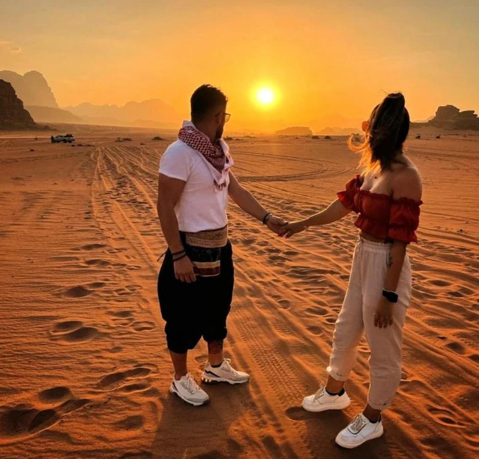 Appartamento Sun Luxury Camp &Tour Wadi Rum Esterno foto