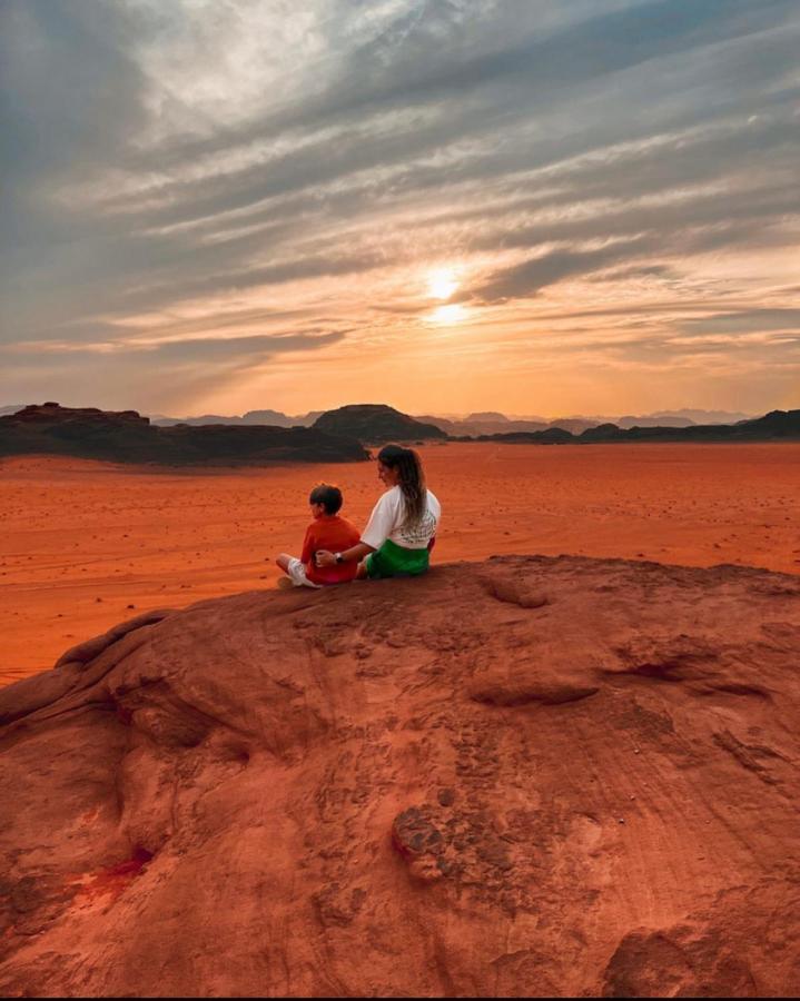 Appartamento Sun Luxury Camp &Tour Wadi Rum Esterno foto
