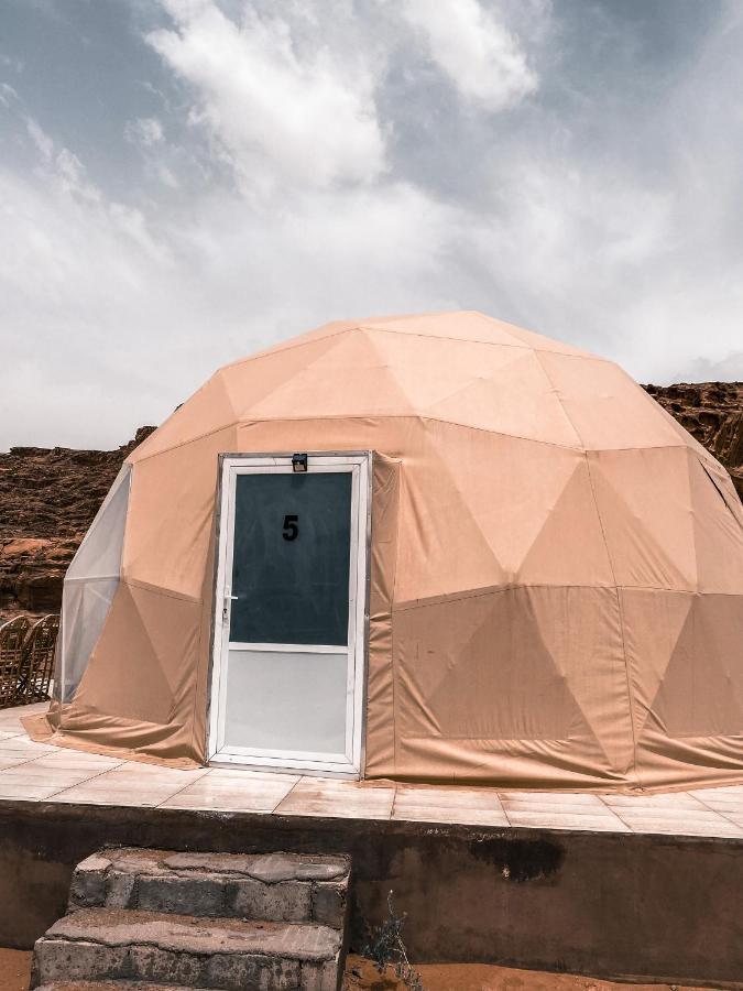 Appartamento Sun Luxury Camp &Tour Wadi Rum Esterno foto