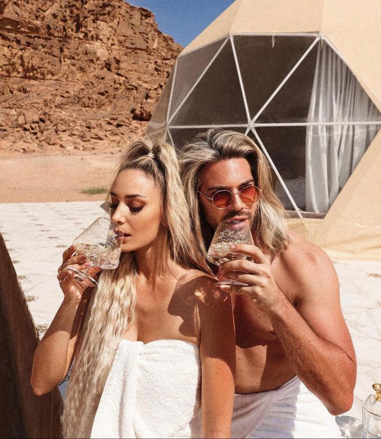 Appartamento Sun Luxury Camp &Tour Wadi Rum Esterno foto