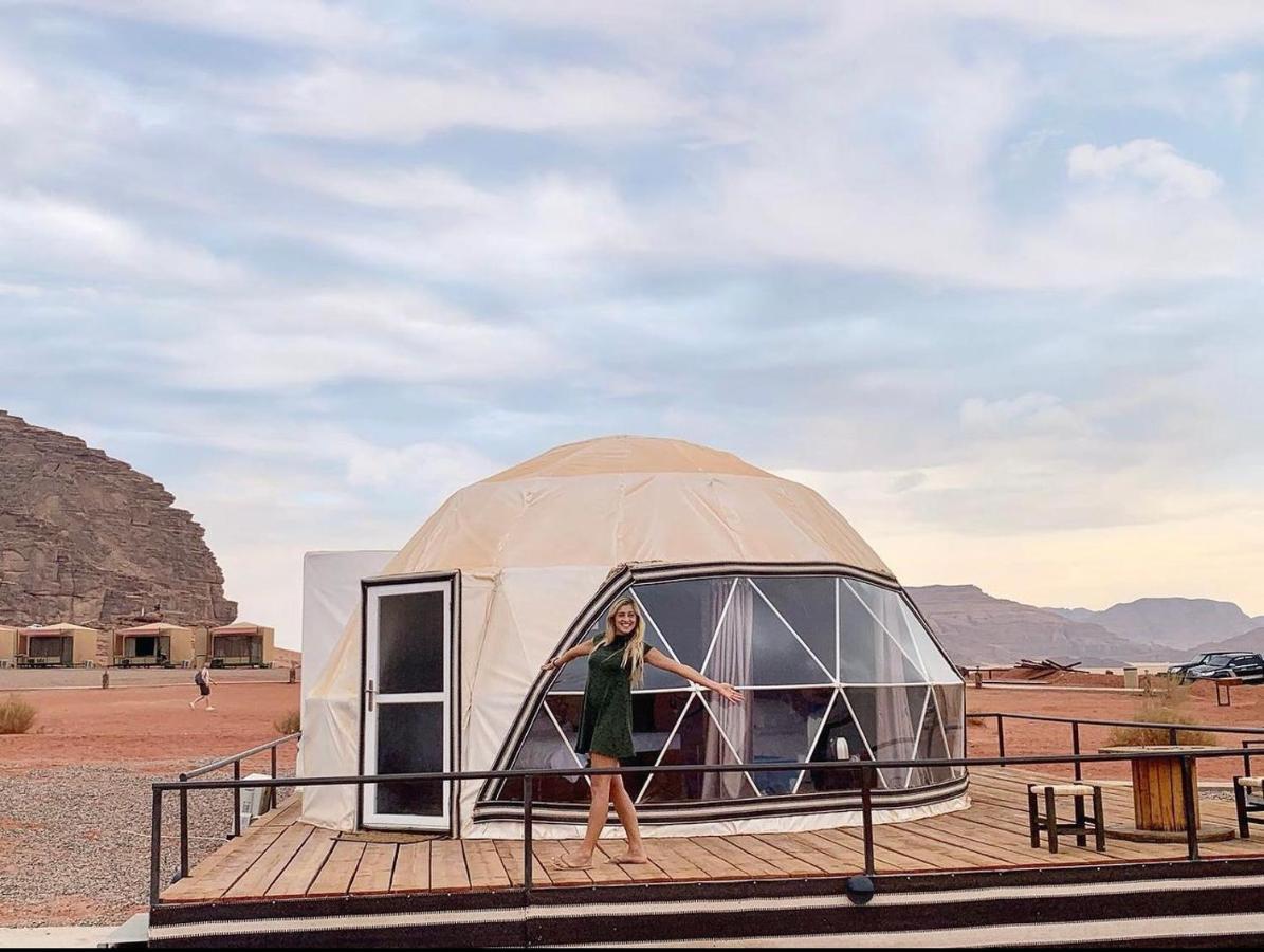 Appartamento Sun Luxury Camp &Tour Wadi Rum Esterno foto