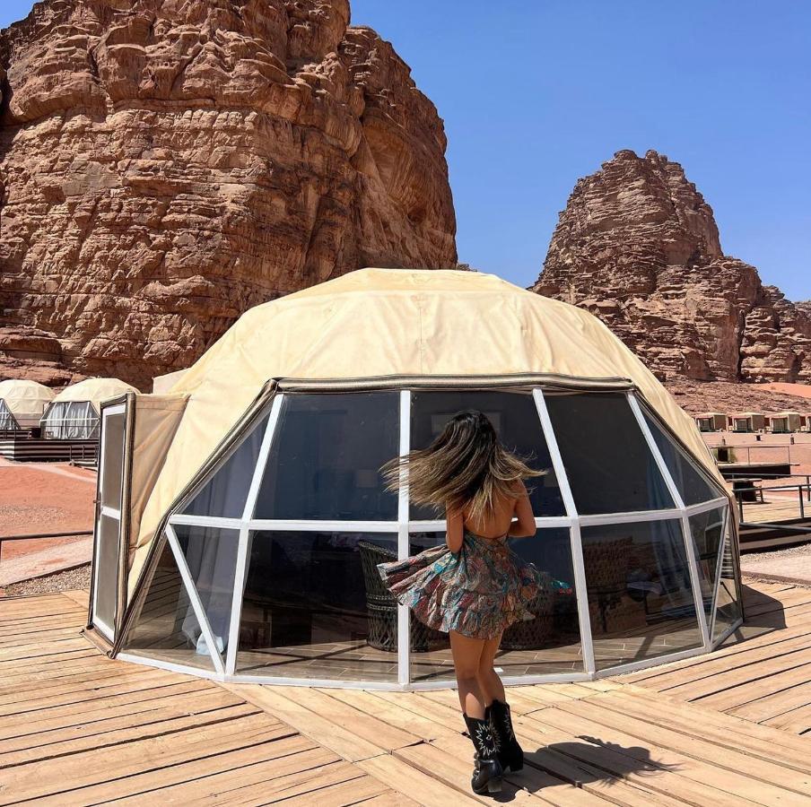 Appartamento Sun Luxury Camp &Tour Wadi Rum Esterno foto