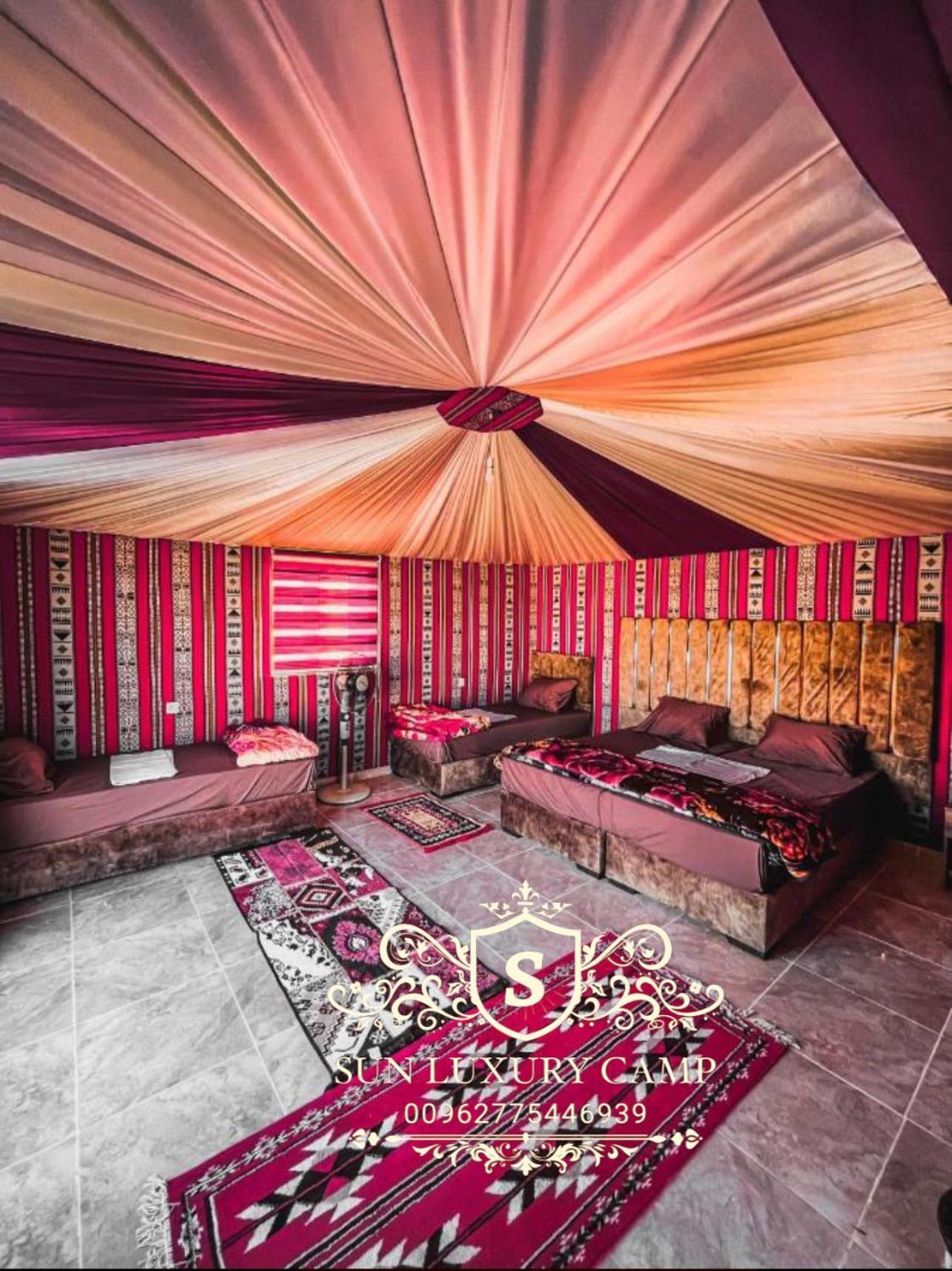 Appartamento Sun Luxury Camp &Tour Wadi Rum Esterno foto